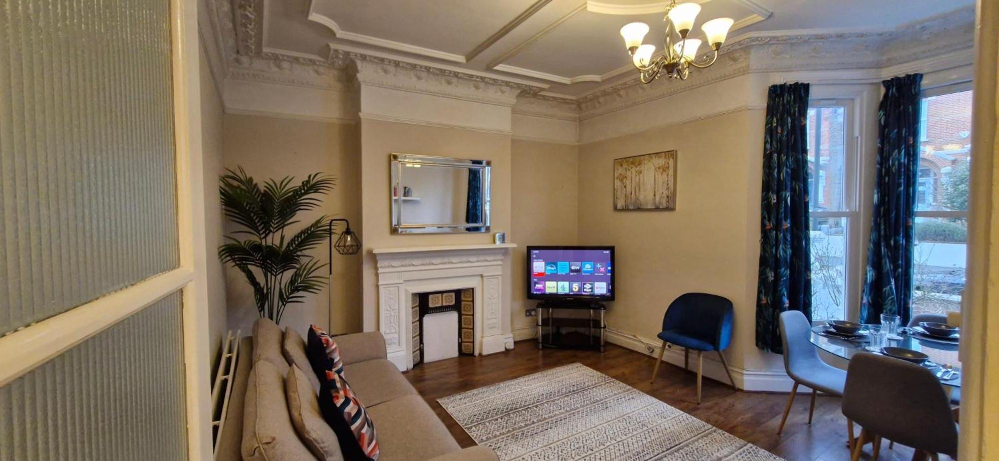 Charming Flat In Wimbledon Apartment Лондон Екстериор снимка